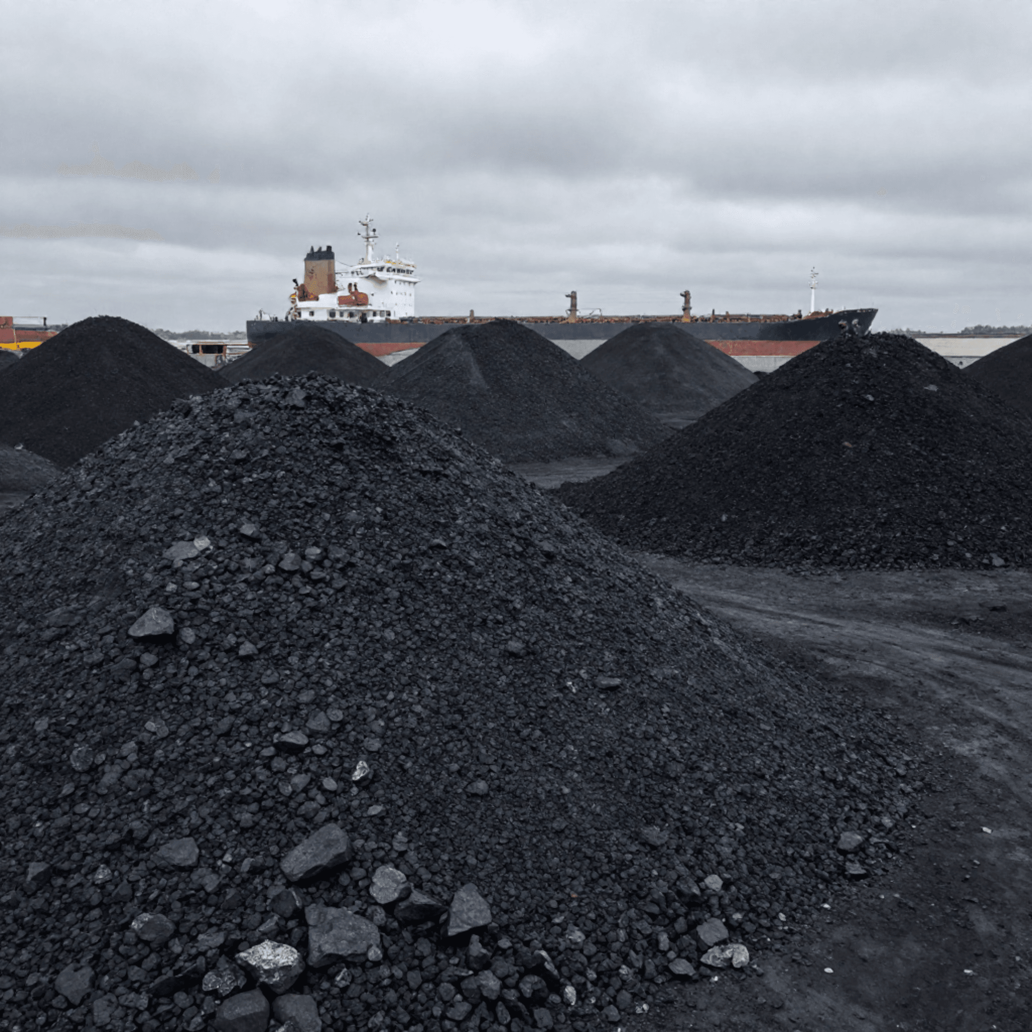 Iron Ore Sinks Back Below $100 as Abundant Supplies Hurt Outlook
